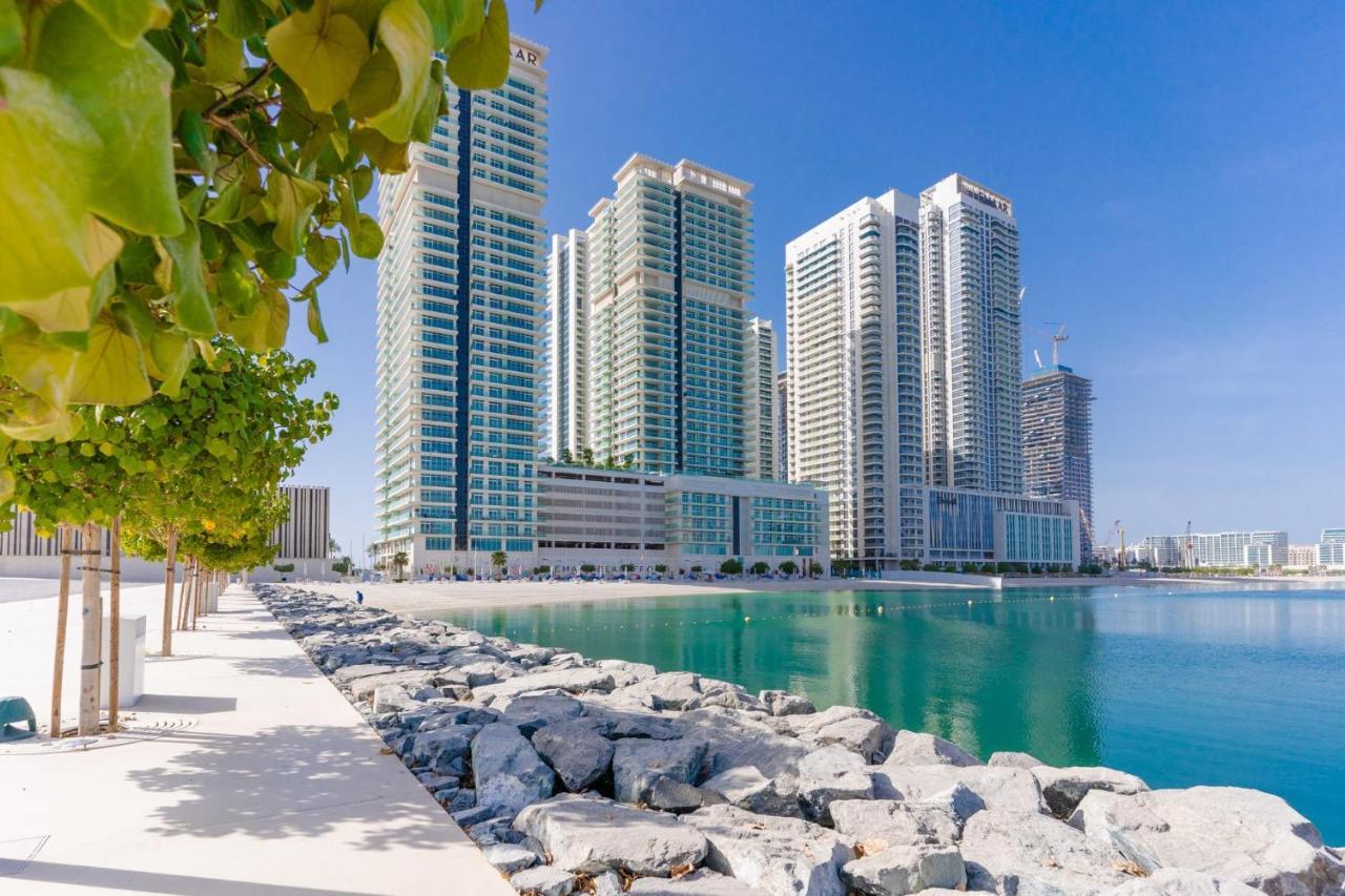 Luxfolio Retreats - Beautiful Full Sea & Palm View Apartment Dubai